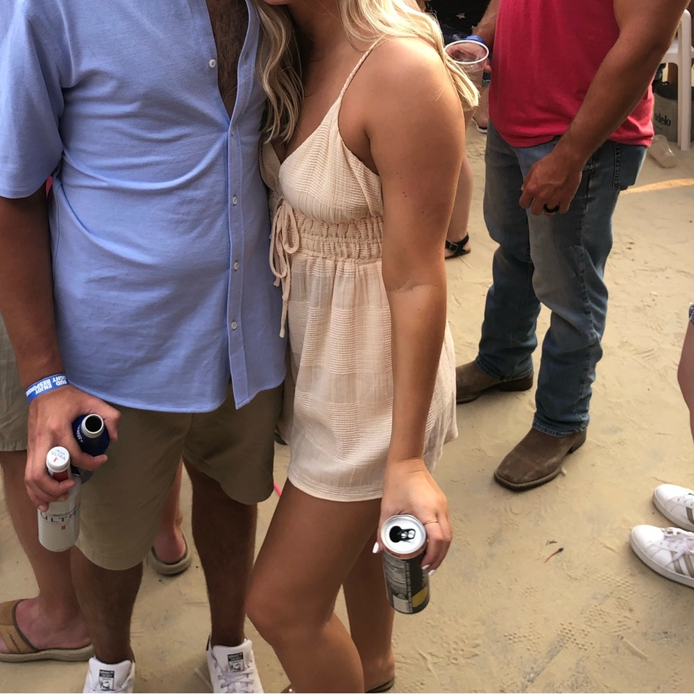 Cream romper - Picture 5 of 5